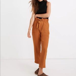 NWT never worn Madewell Capri pants.